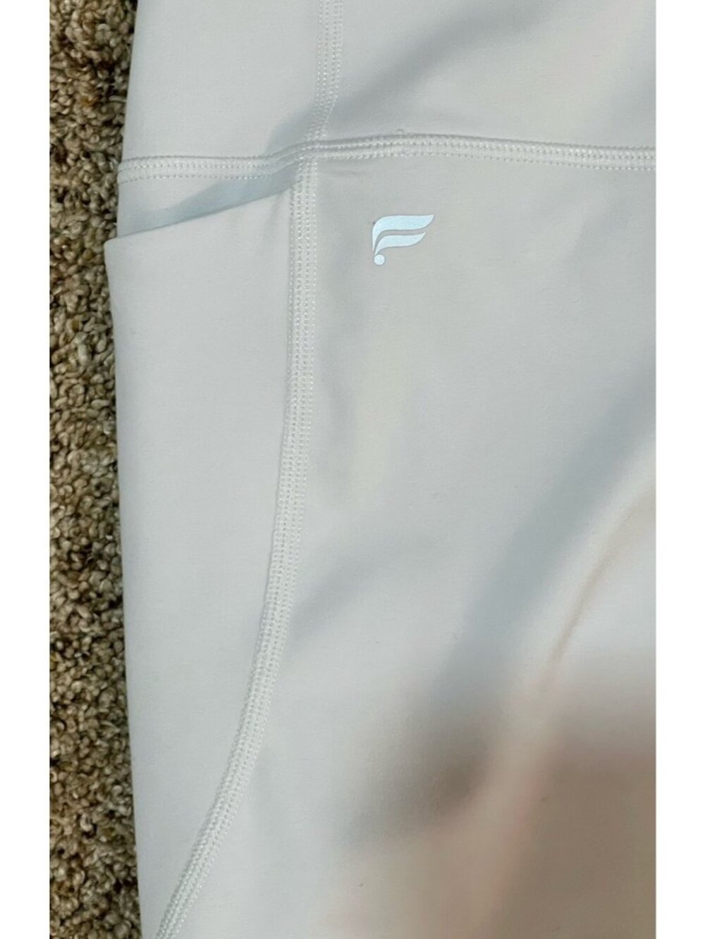 Fabletics Pureluxe Leggings 23”  Inseam ~ Size Large ~ Side Pockets - Picture 5 of 7
